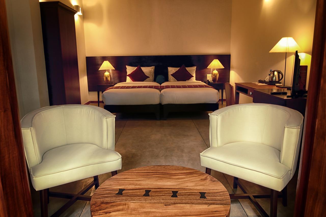 Kings Pavilion Luxury Hotel Канді Екстер'єр фото